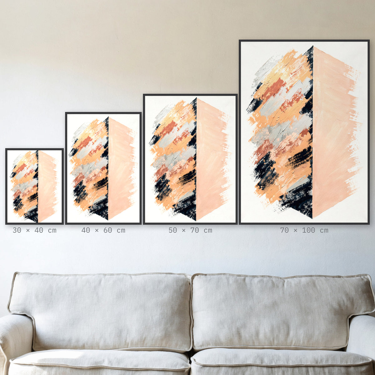 Plakat Granica w czarnej ramie – porównanie formatów 30×40, 40×60, 50×70 i 70×100 cm nad sofą