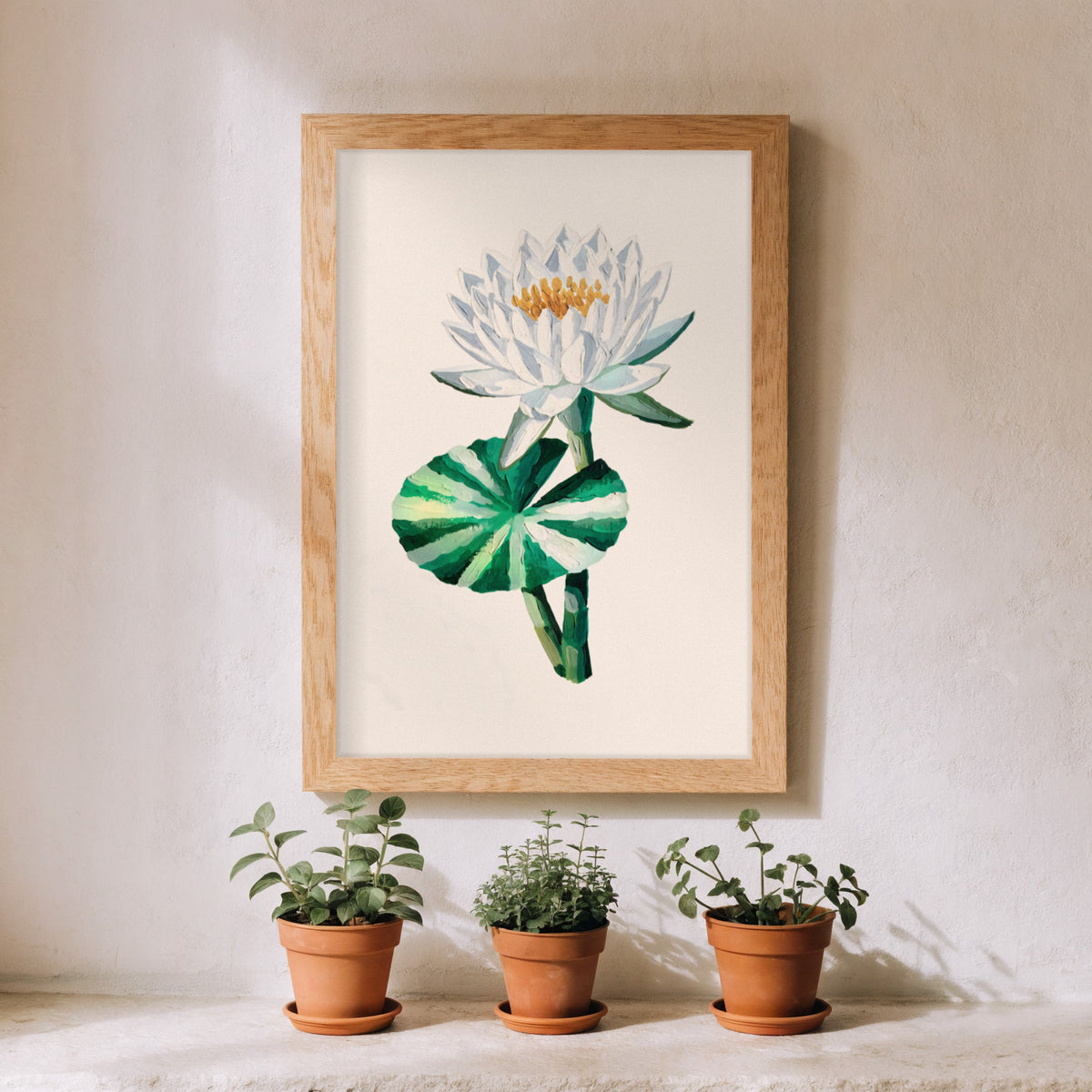 Plakat Lilia wodna w czarnej ramie na ścianie – aranżacja we wnętrzu