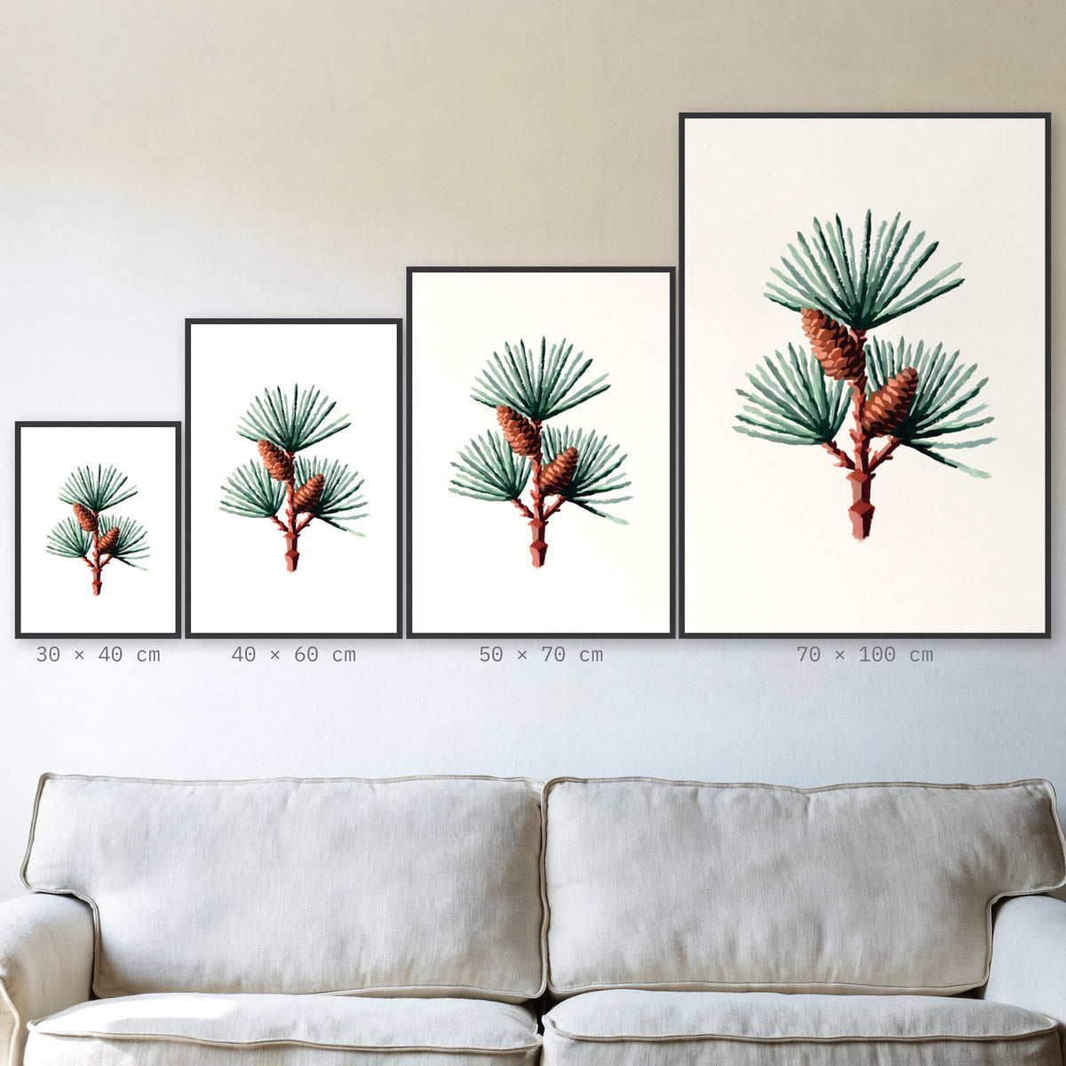 Plakat Sosna w czarnej ramie – porównanie formatów 30×40, 40×60, 50×70 i 70×100 cm nad sofą